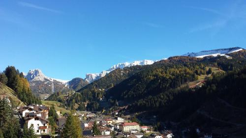 Hotel Garni Gardena - Appartments Santa Cristina Val Gardena المظهر الخارجي الصورة