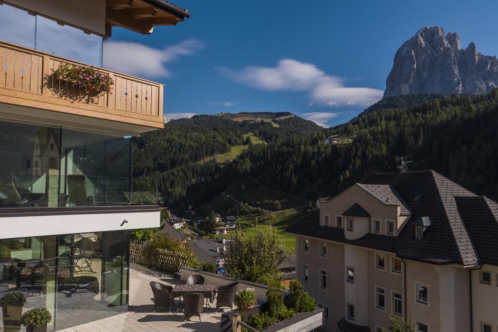 Hotel Garni Gardena - Appartments Santa Cristina Val Gardena المظهر الخارجي الصورة