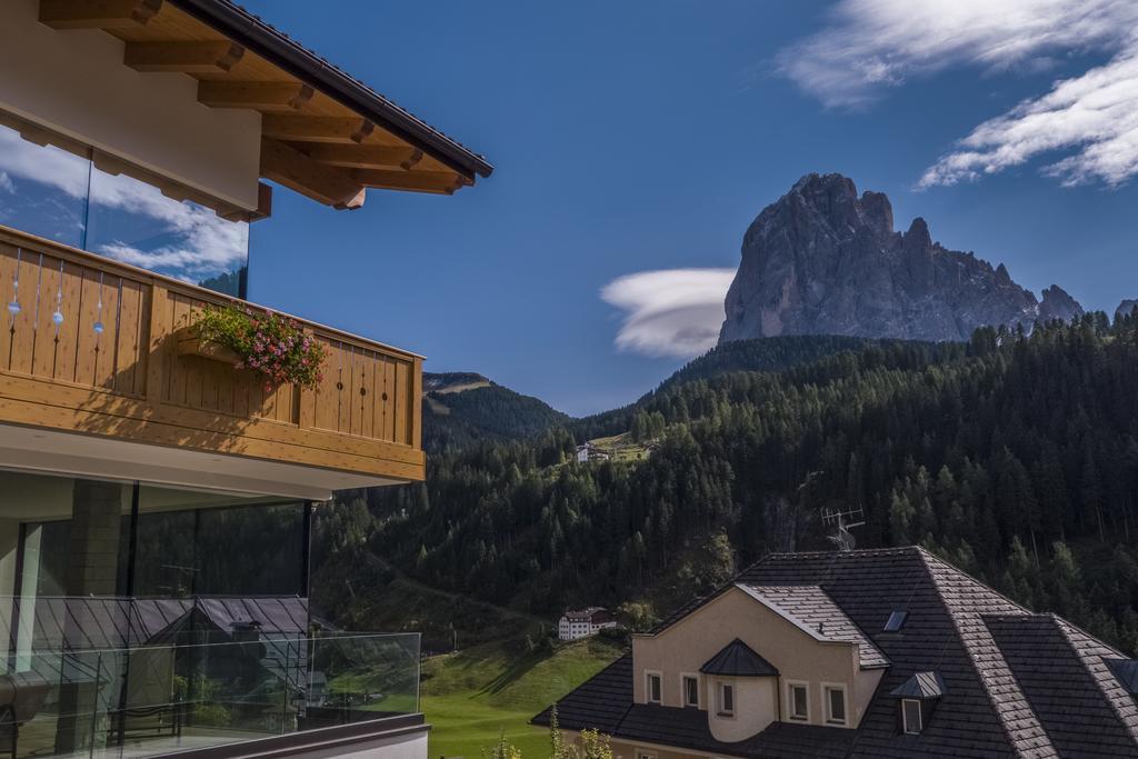 Hotel Garni Gardena - Appartments Santa Cristina Val Gardena المظهر الخارجي الصورة