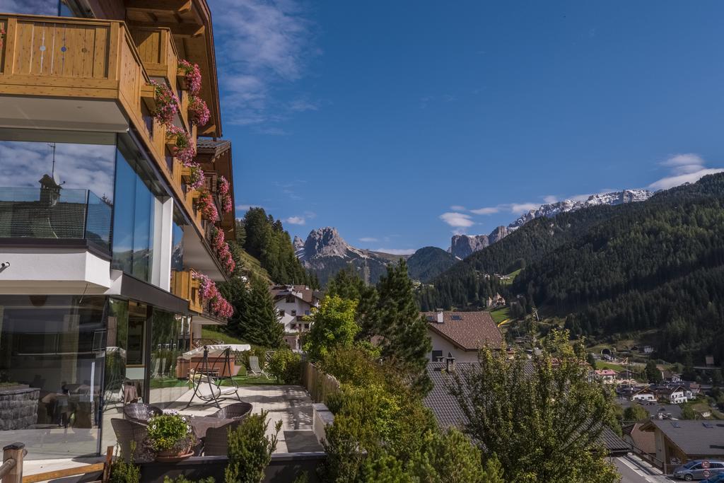 Hotel Garni Gardena - Appartments Santa Cristina Val Gardena المظهر الخارجي الصورة