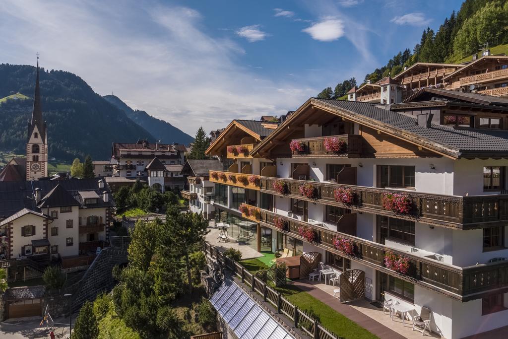 Hotel Garni Gardena - Appartments Santa Cristina Val Gardena المظهر الخارجي الصورة